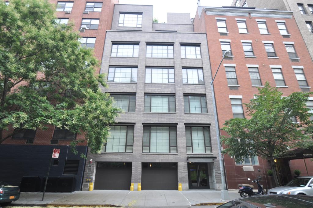 316 East 22nd Street, image by <a href="http://www.propertyshark.com/mason/Property-Report/?propkey=71127927">Christopher Bride from PropertyShark</a>