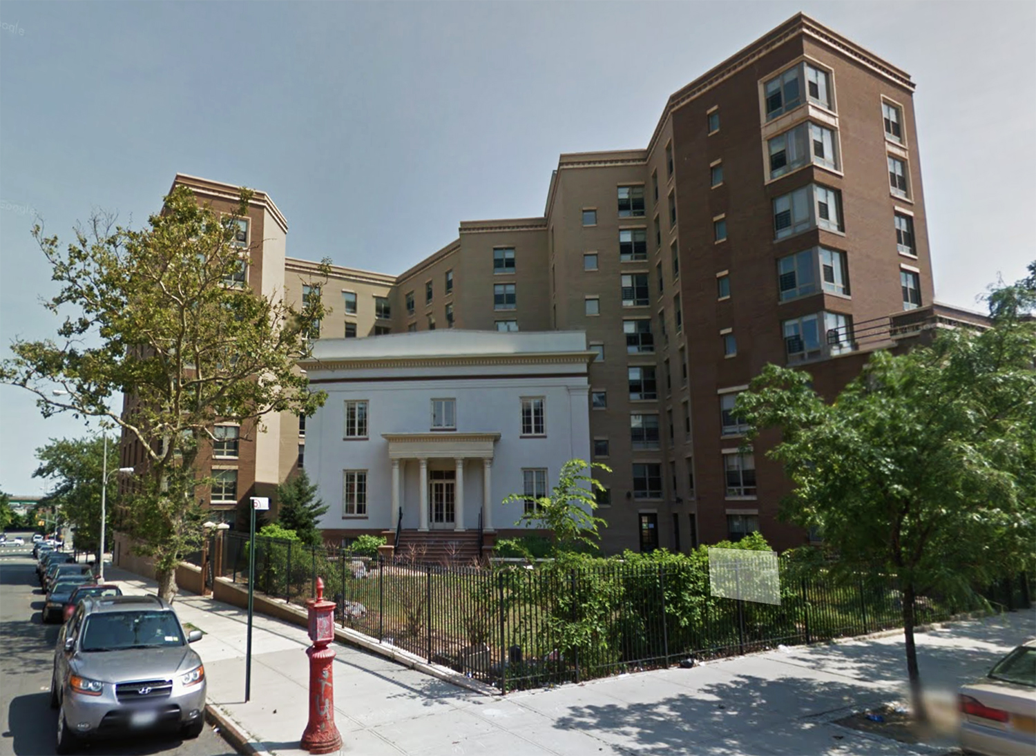 Cedars/Fox Hall at 745 Fox Street in the Bronx. Photo via Google Maps.