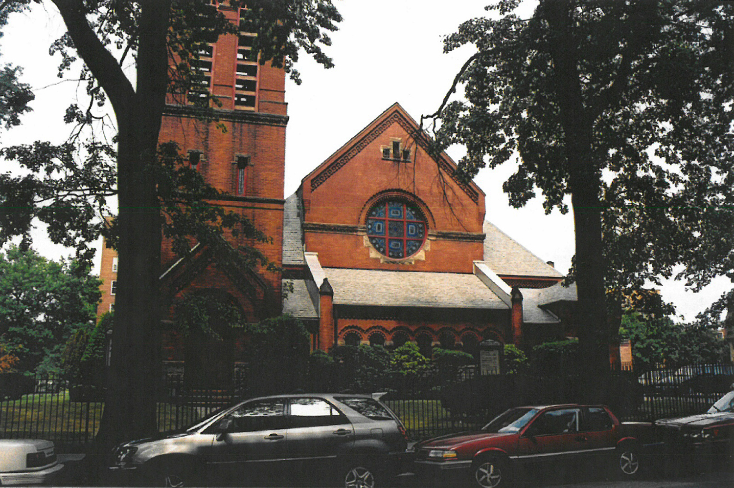 Bowne Street Community Church, 38-01 Bowne Street. LPC photo.