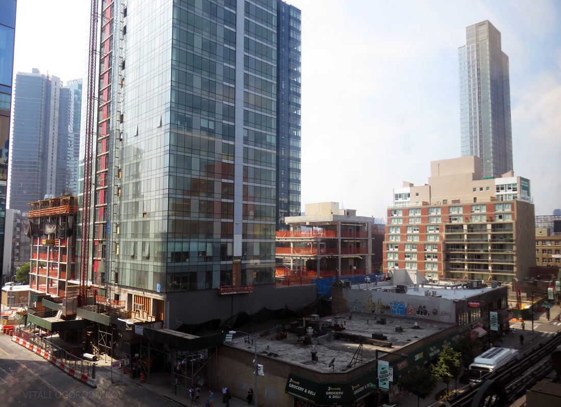 Queens Plaza and the Court Square district. Looking west.