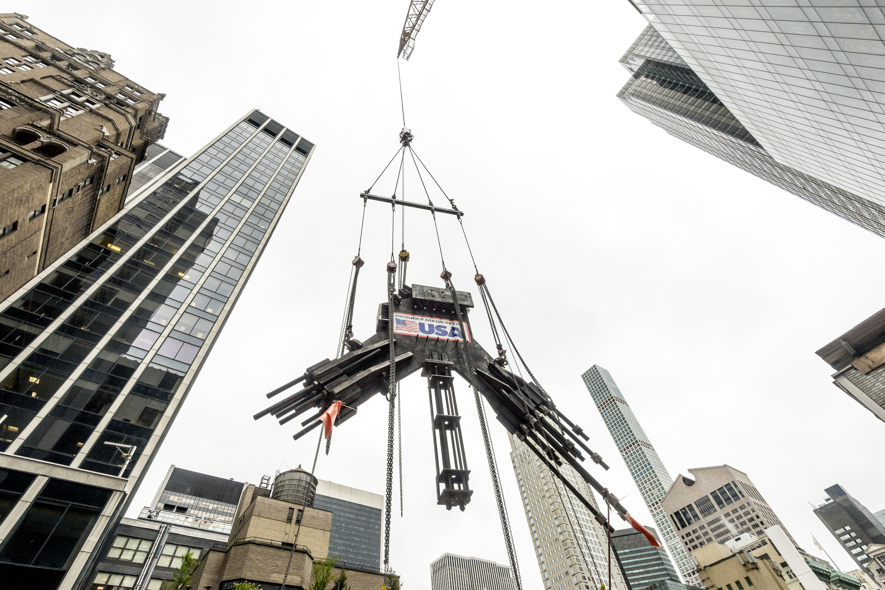 Steel cable node as it is installed on the sixth floor of 53W53. Photo by Giles Ashford