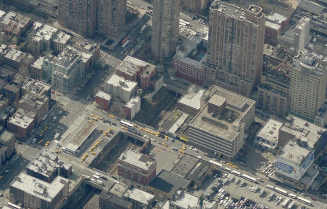 505 West 43rd Street, open railroad cut in center, image from Bing Maps