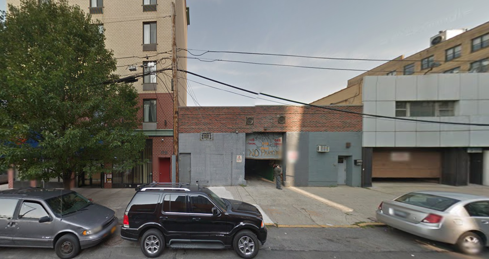 42-22 Crescent Street, image via Google Maps