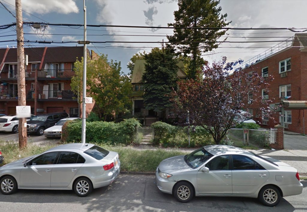 147-12 Roosevelt Avenue, via Google Maps