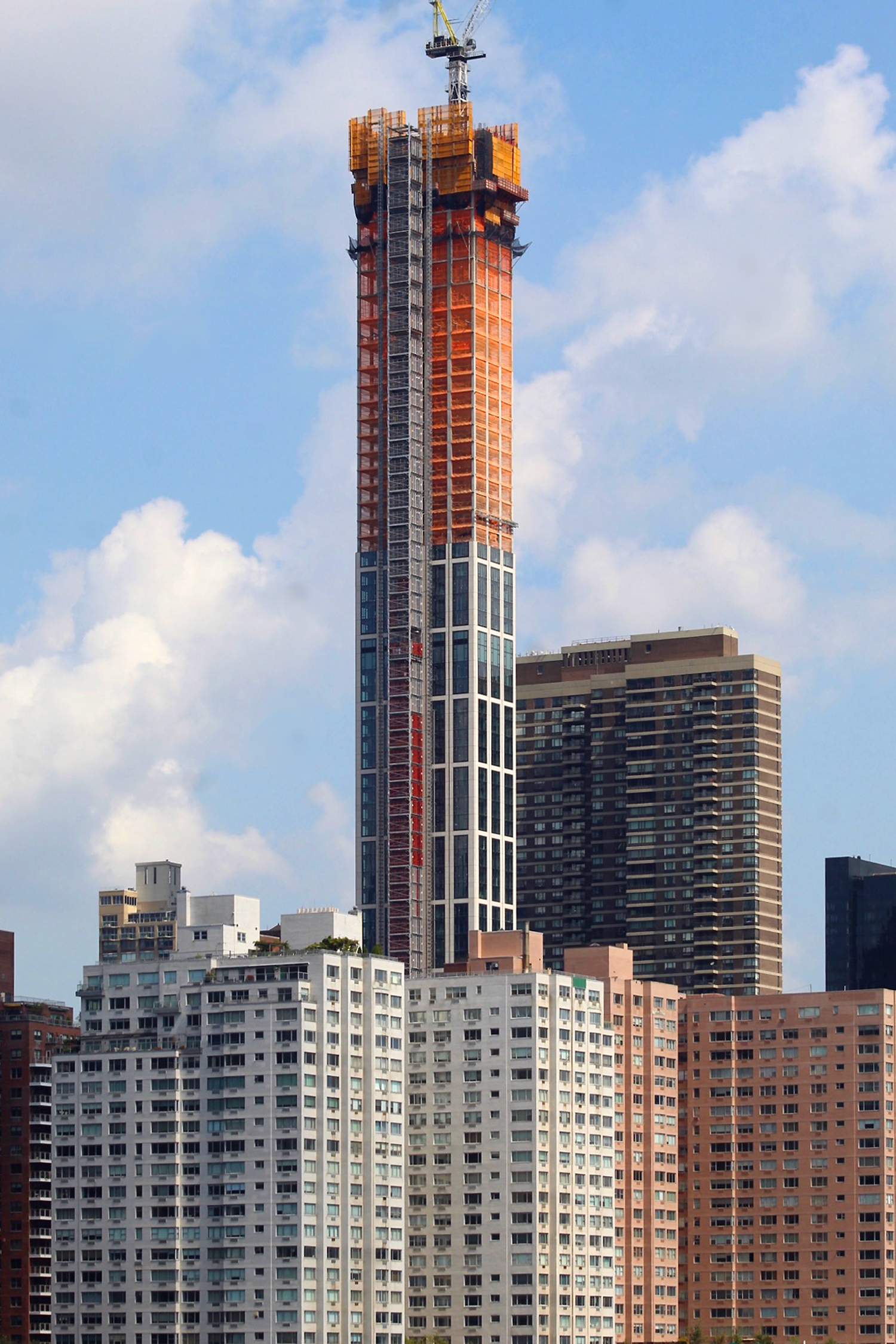 3 Sutton Place Reaches 847 Foot Tall Pinnacle At 430 East 58th Street In Midtown East New York Yimby