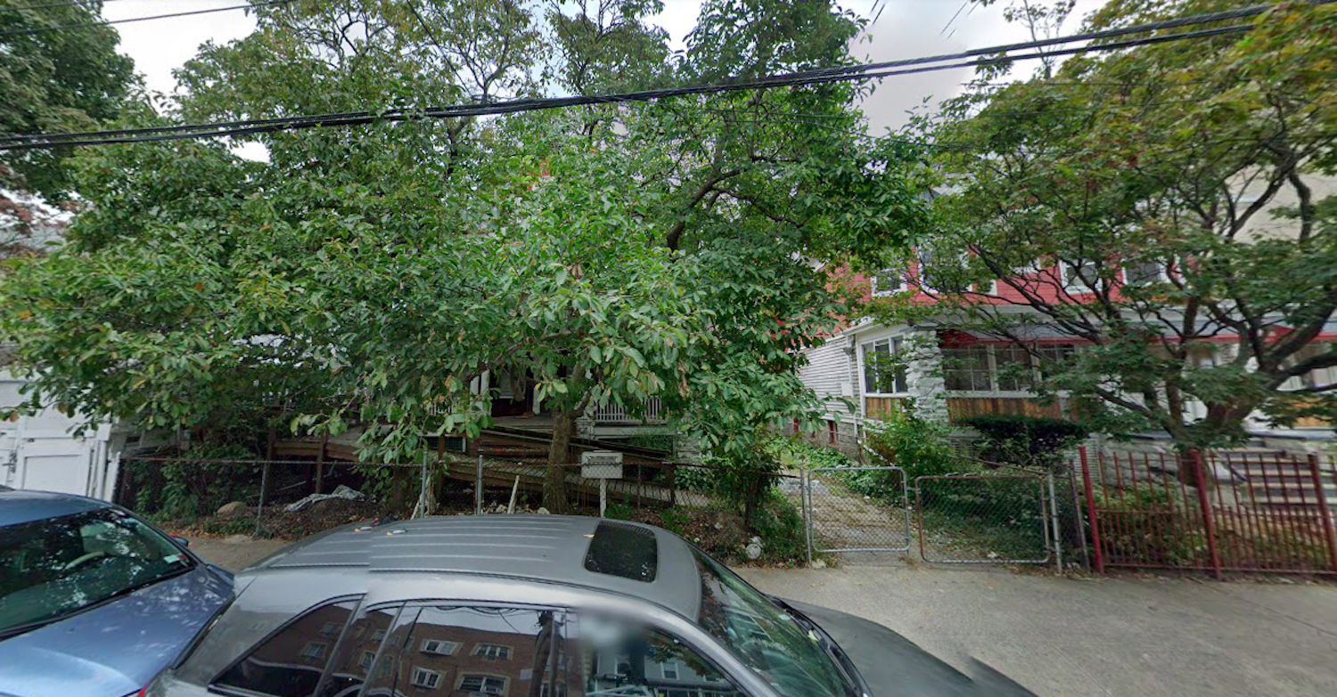 2528 Grand Avenue in Fordham Manor, The Bronx