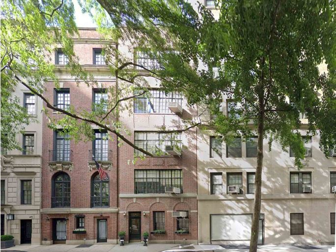 Existing front elevation at 19 East 74th Street (center) - Steven Harris Architects