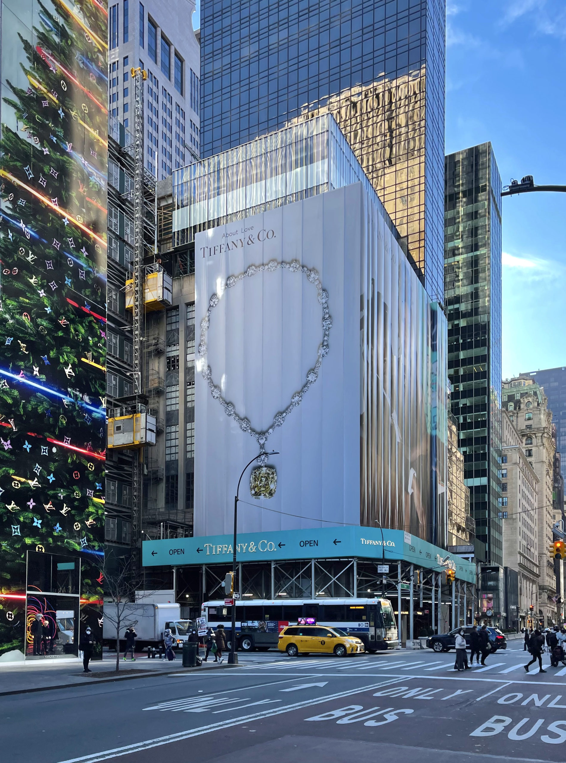 Tiffany & Co. Flagship Expansion Progresses at 727 Fifth Avenue in