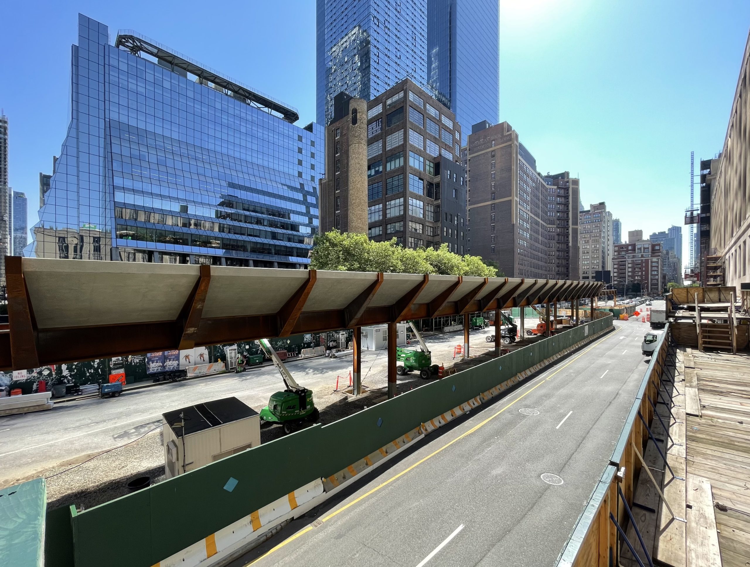 NYC's High Line Park Opens New Moynihan Connector Extension - Men's Journal
