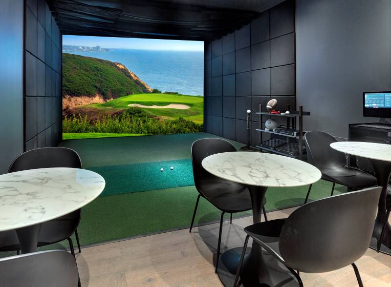 Skye Lofts North golf simulator