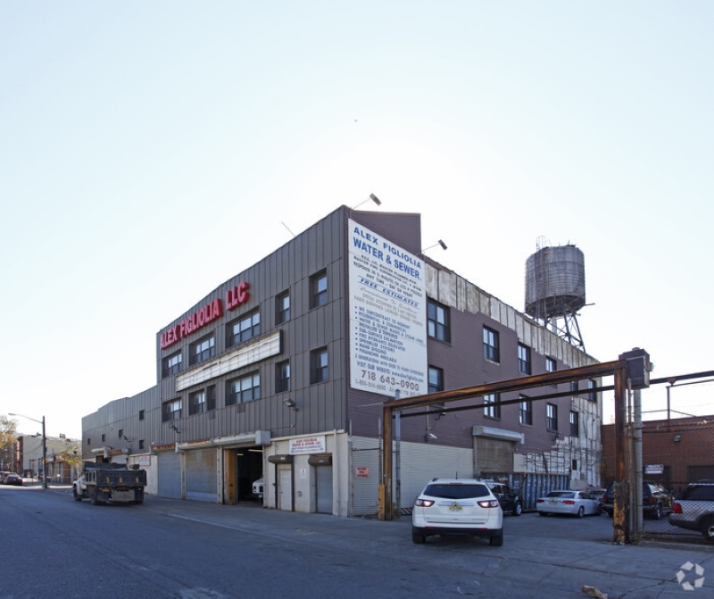 Previous industrial building at 420 Carroll Street in Gowanus - Courtesy of LoopNet