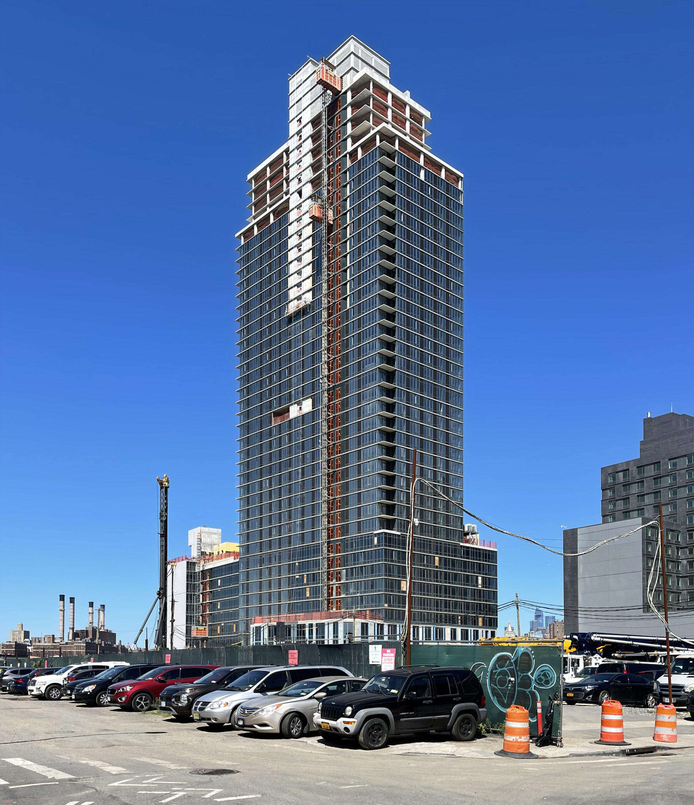 65 Private Drive's Curtain Wall Nears 40-Story Parapet at Calyer Place in Greenpoint, Brooklyn - New York YIMBY