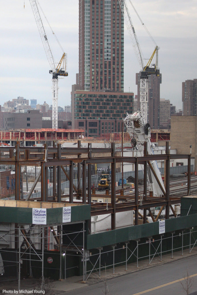 10-04 Borden Avenue's Steel Superstructure Rises in Long Island City ...