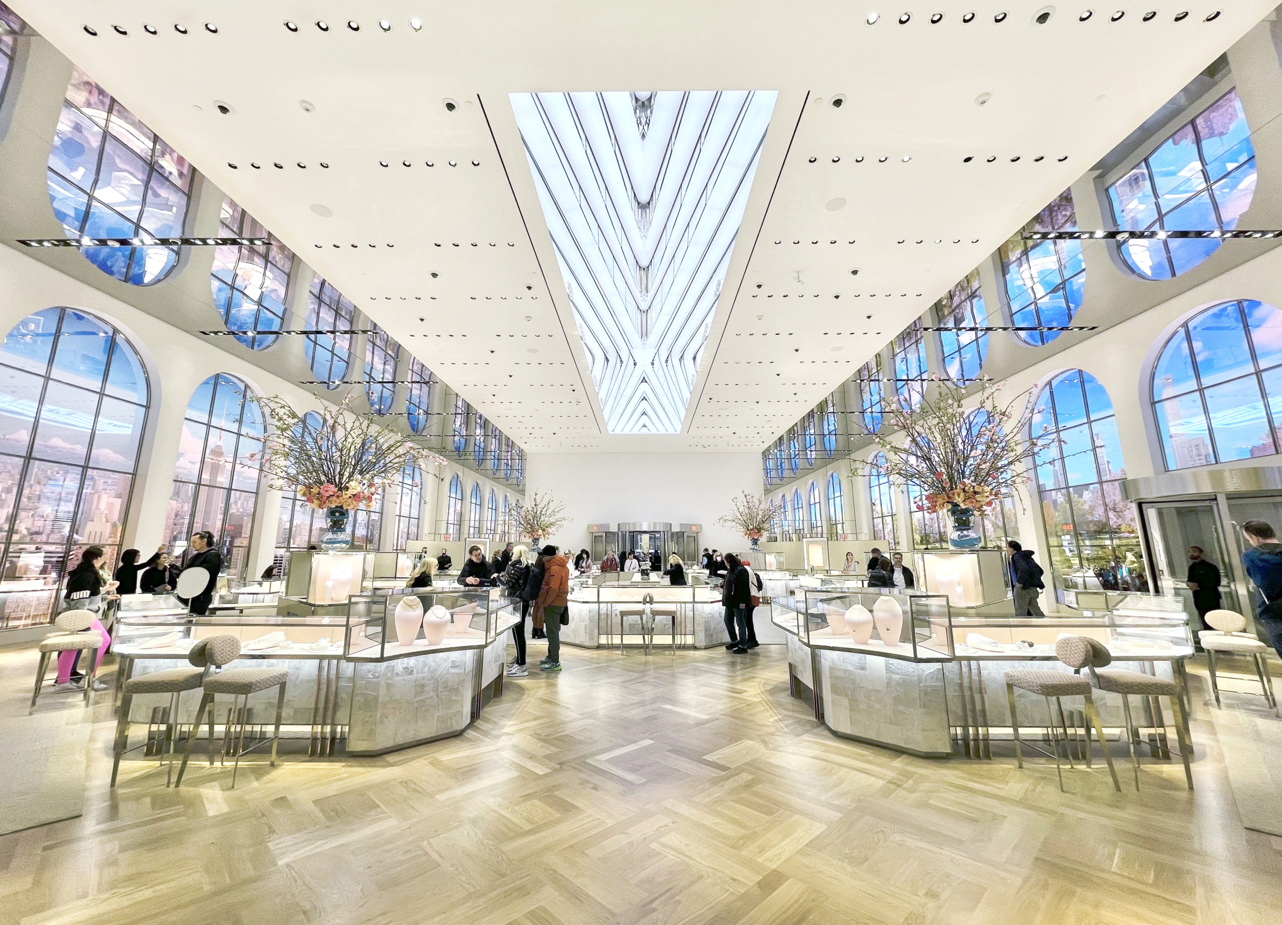 Look Inside the Dazzling New Art-Filled Tiffany & Co. Flagship on Fifth  Avenue - Galerie