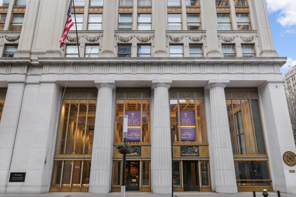 Photograph of 195 Broadway storefront. Credit: Shoootin Photography