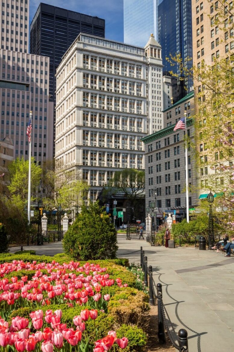 Photograph of 195 Broadway. Credit: Alan Schindler