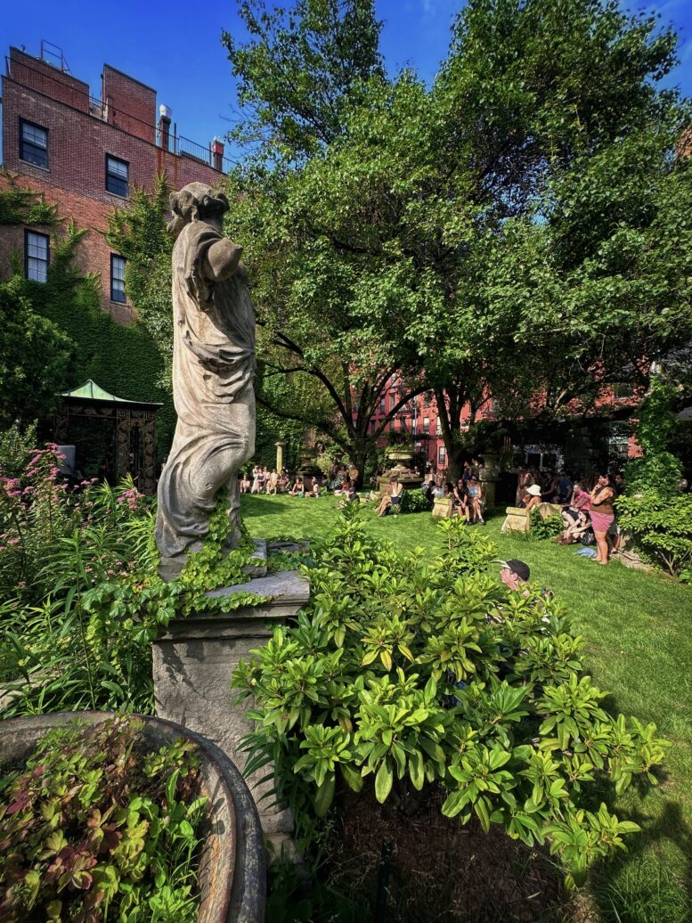 Elizabeth Street Garden. Photo by Michael Young.