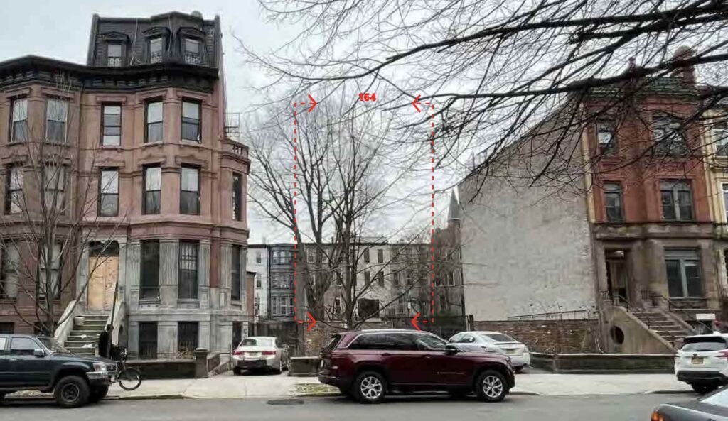 Current site at 164 Hancock Street, via LPC proposal.