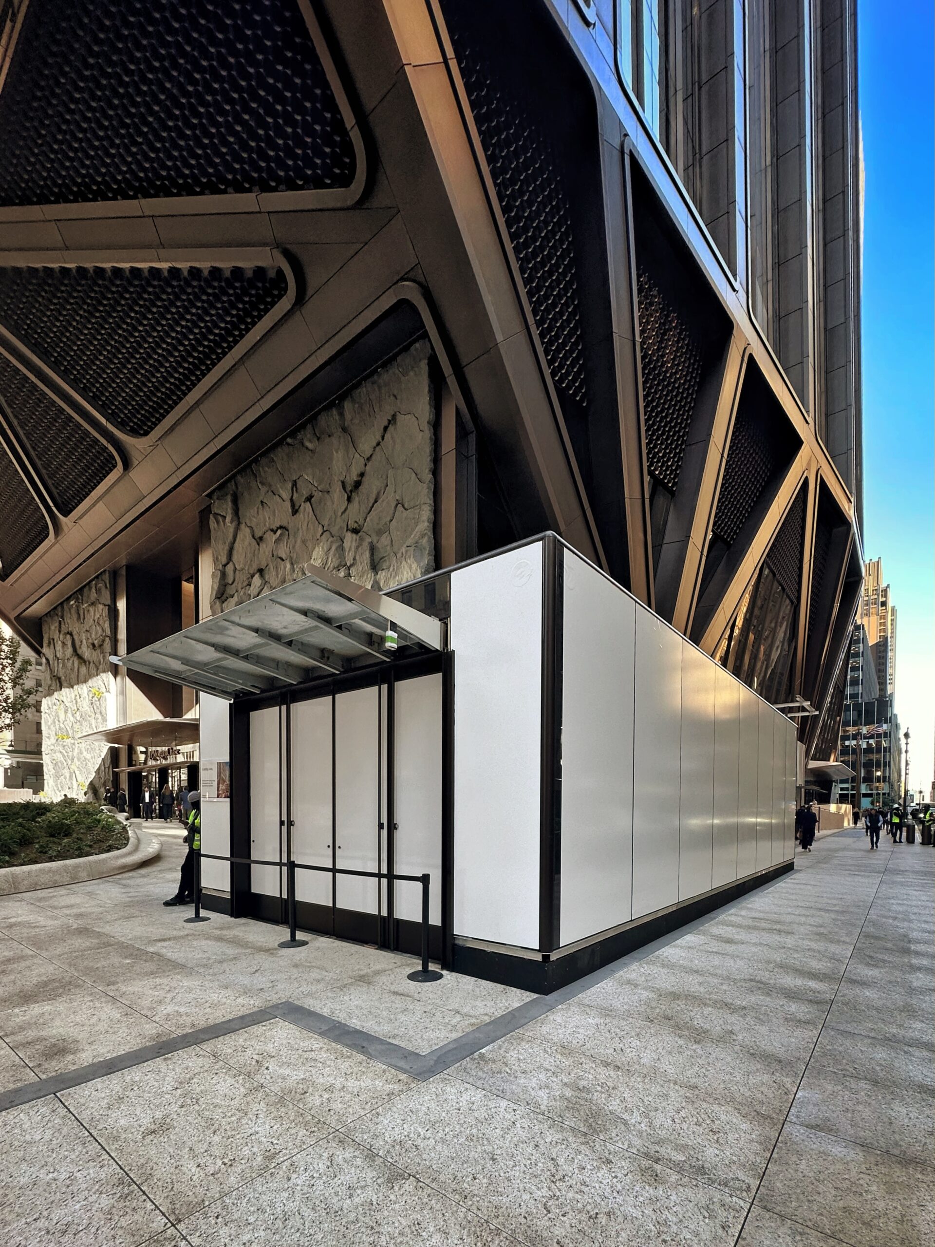 Steve Harrison 『Pearl』THE SHOPHOUSE JPMorgan Holds Ribbon Cutting for Supertall Headquarters at 270