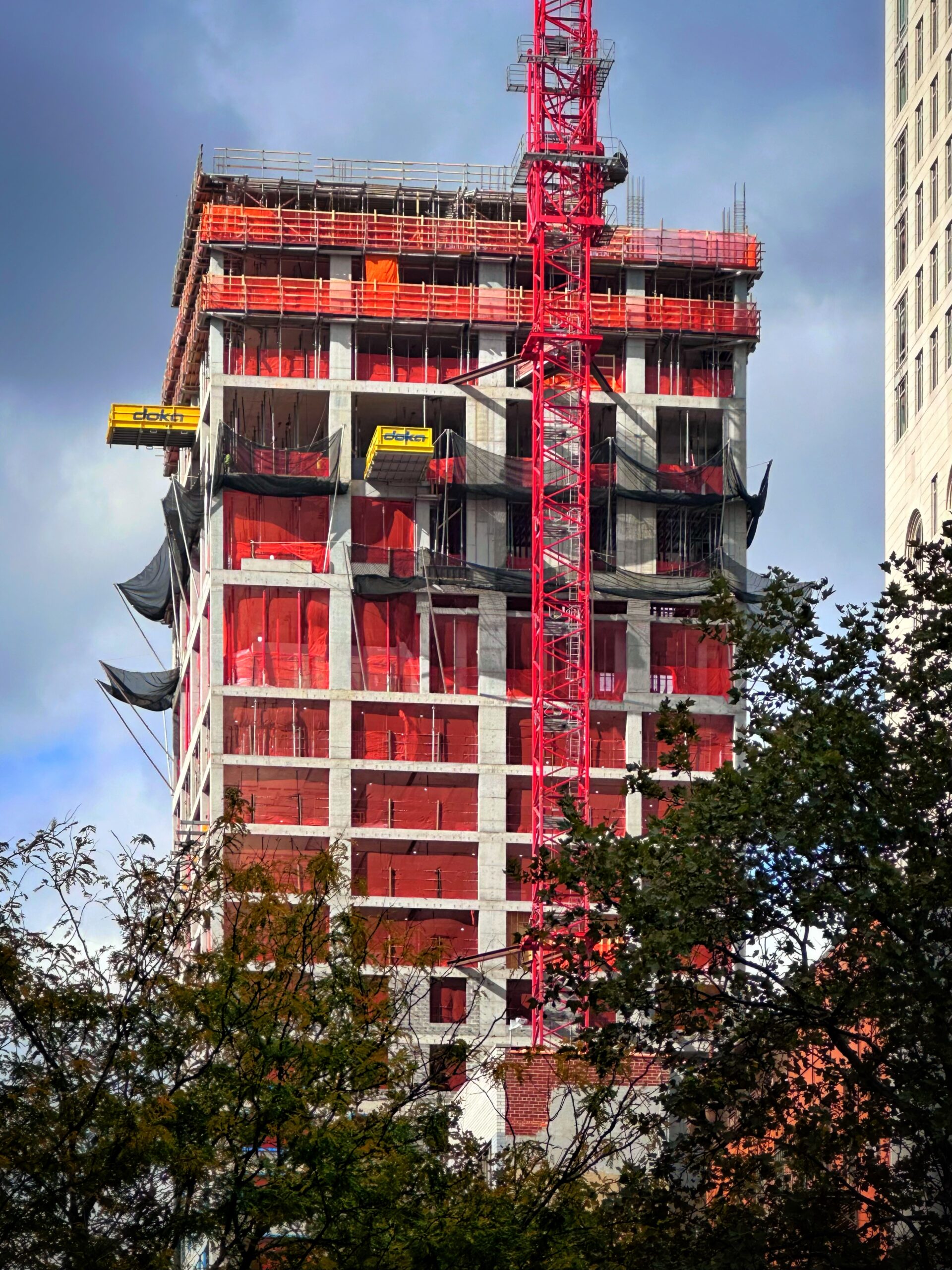 建築と都市a+u1998 1448 Third Avenue Surpasses Halfway Mark on Manhattan's