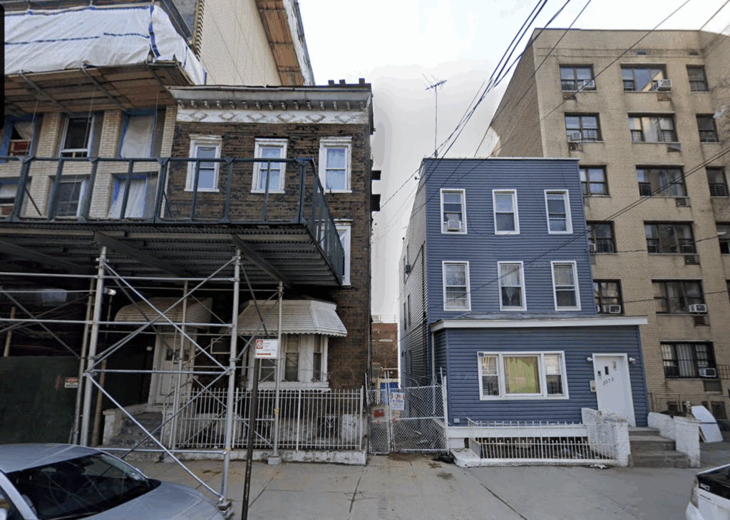 3073 Villa Avenue. Image via Google Maps.