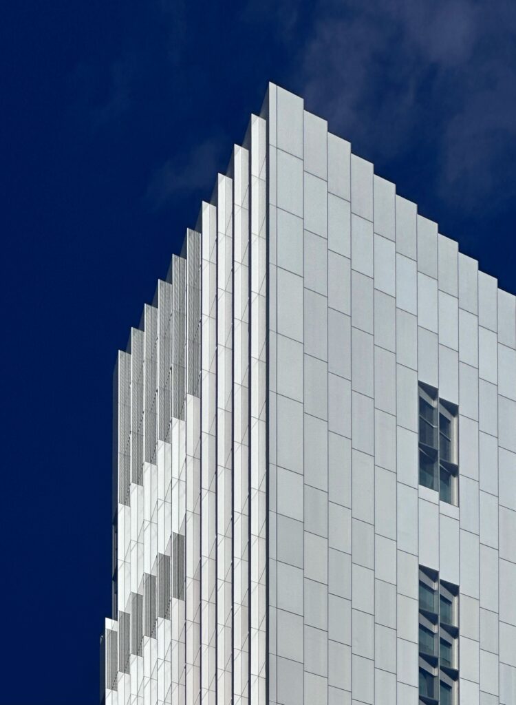 665 Fifth Avenue. Photo by Michael Young.