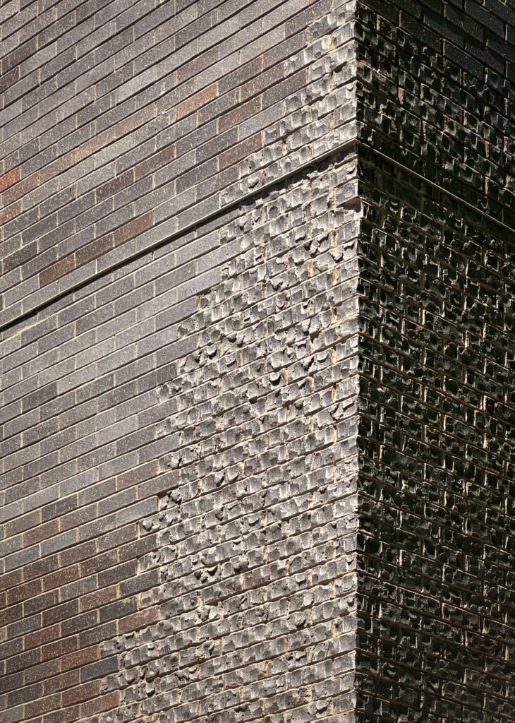 1601 Dekalb Avenue. Photo by Michael Young.