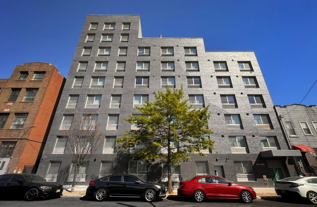1601 Dekalb Avenue. Photo by Michael Young.
