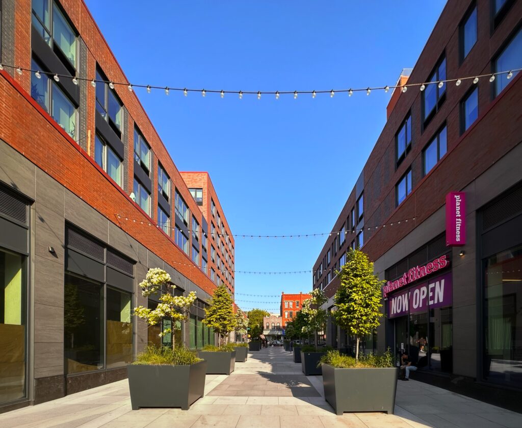 The outdoor plaza at Paseo on Fifth. Photo by Michael Younfg.