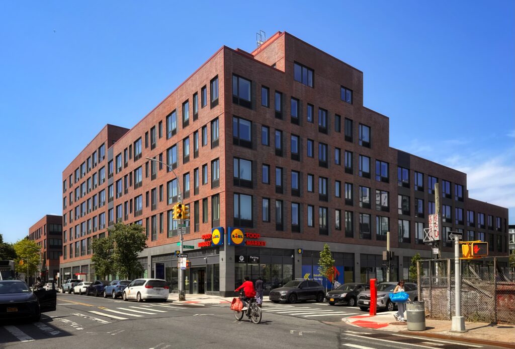 55 Paseo Place. Photo by Michael Young.