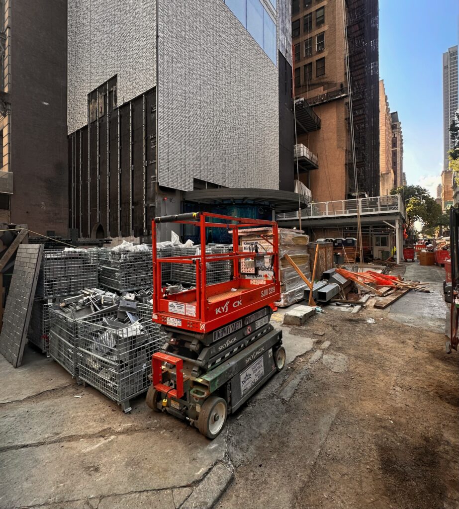 262 Fifth Avenue. Photo by Michael Young.