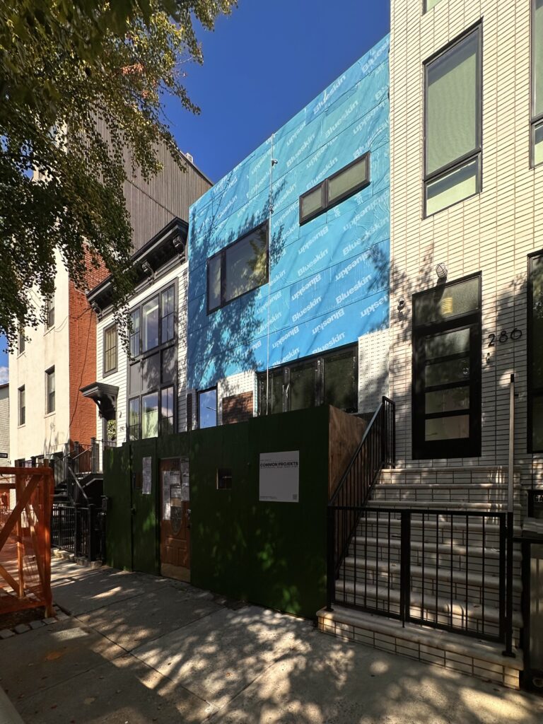288 Manhattan Avenue. Photo by Michael Young.