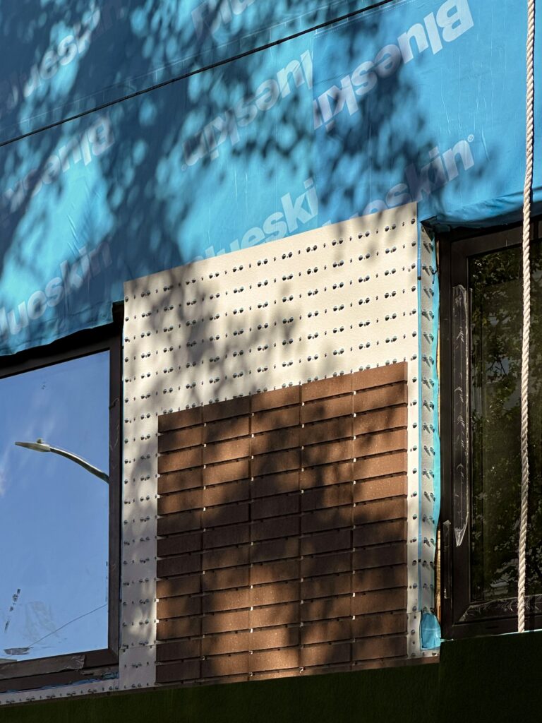 288 Manhattan Avenue. Photo by Michael Young.