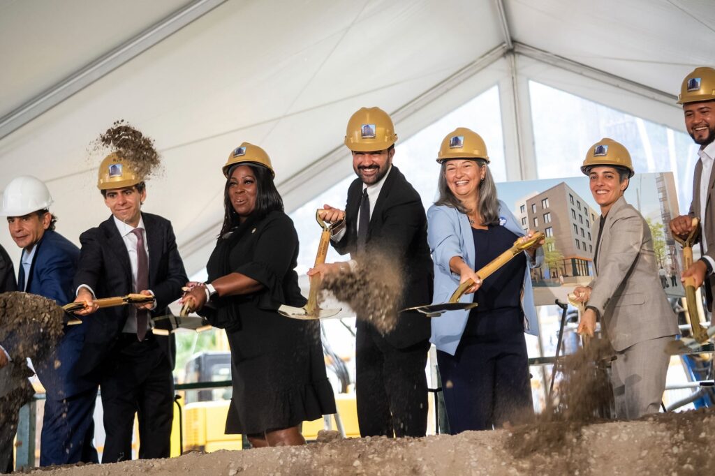 Photo by Ed Reed/Mayoral Photography Office
