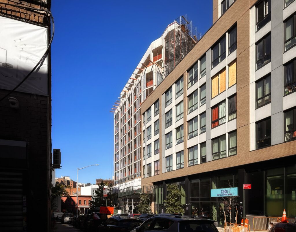 1320 Inwood Avenue. Photo by Michael Young.